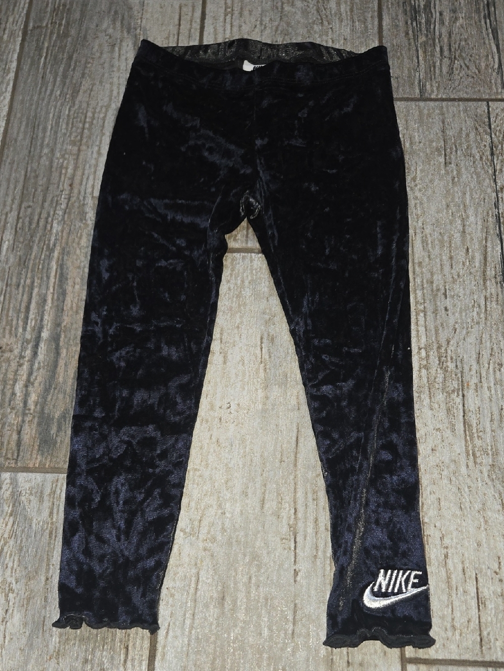 Nike Black Velvet-Look Girls' Leggings with Embroidered Logo